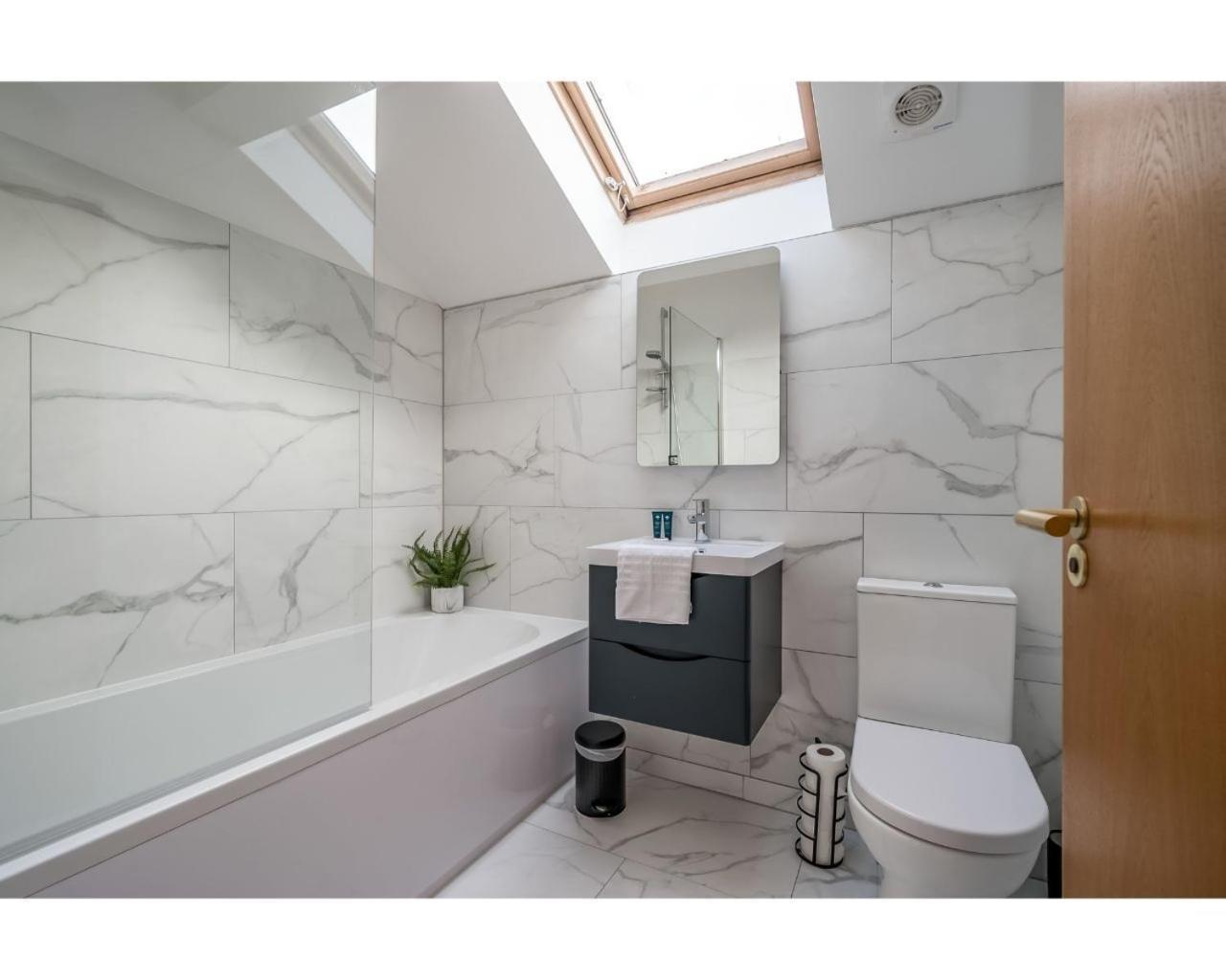 Central Belfast Apartments Pottinger'S Quay Екстер'єр фото